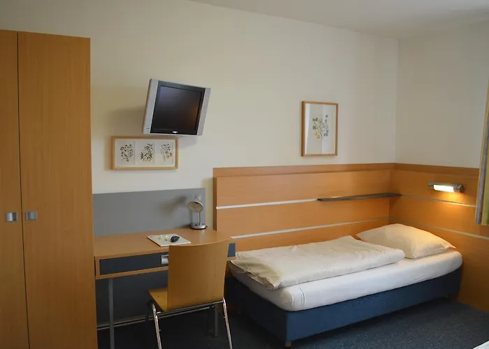 Hotel Gaestehaus Der Lk-technik 3*